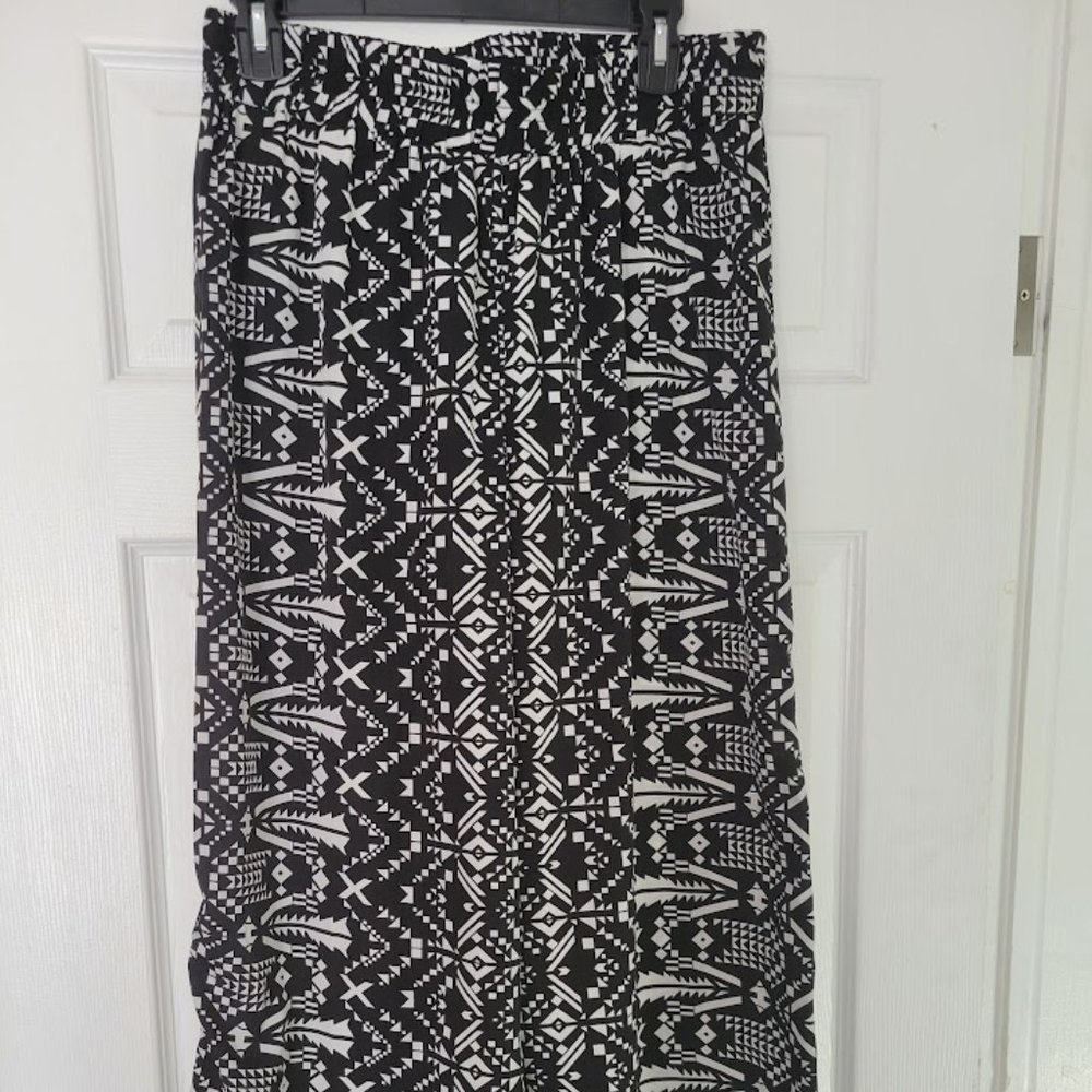 Geometric B&W palazzo pants‎ Size L
